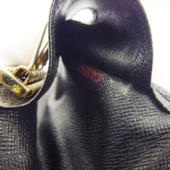 LOUIS VUITTON Key Case Epi Epi Leather Authentic Used - Picture 9 of 9